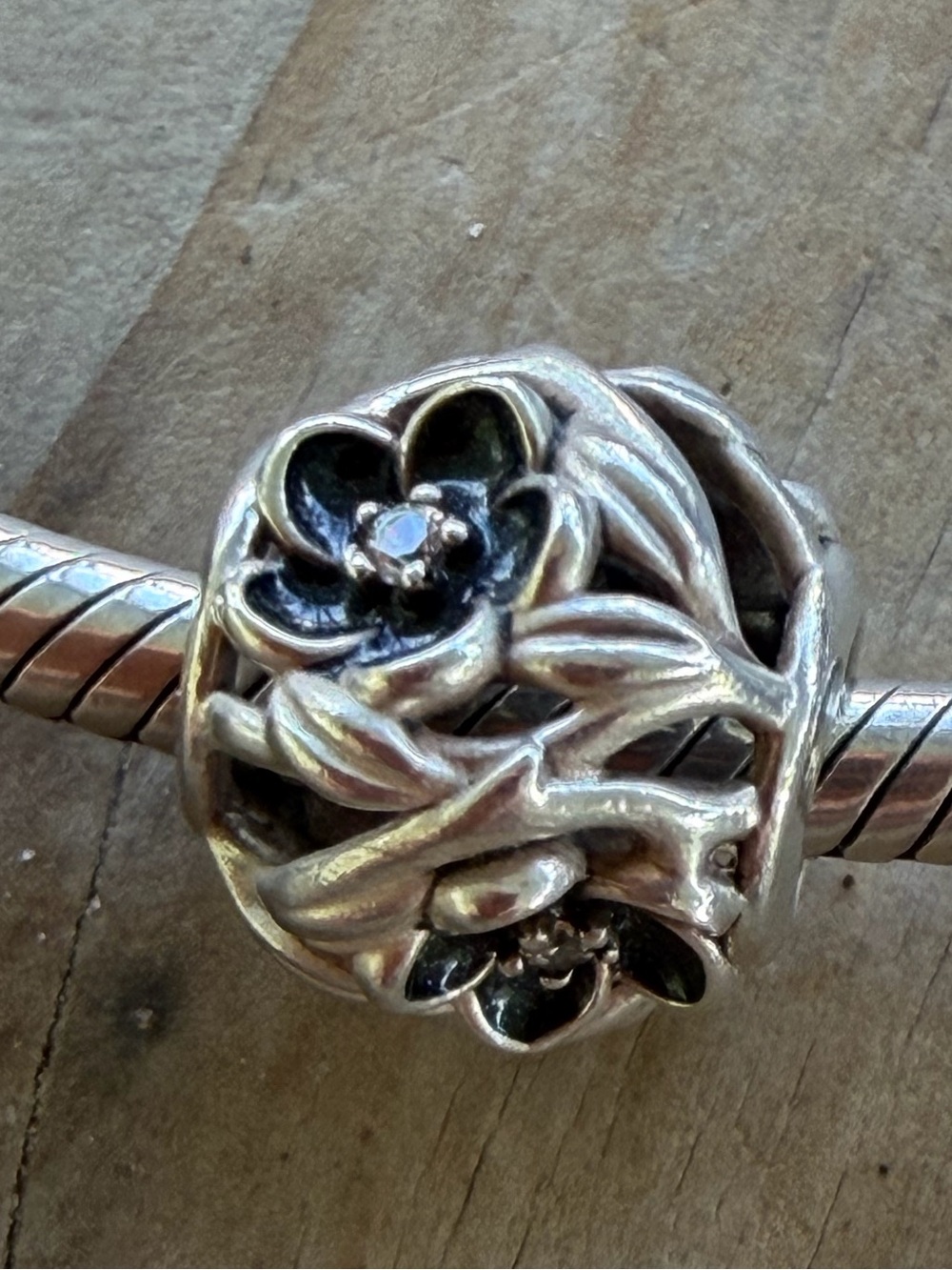 Pandora retired Mystic floral charm 925 czs